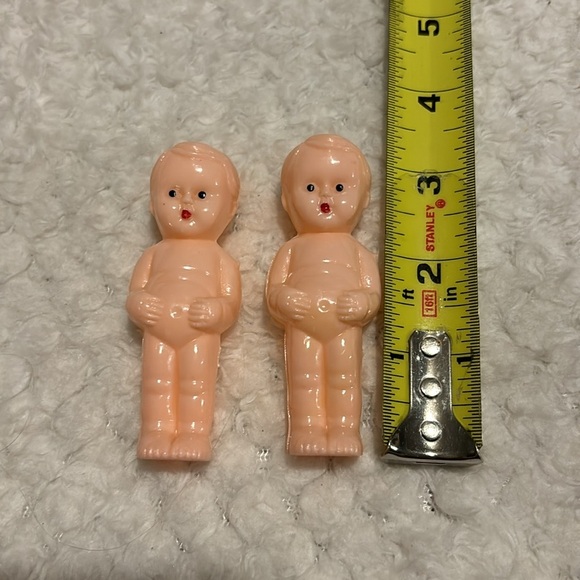 Set of 2 Vintage Hard Plastic Kewpie Dolls 3 1/2 inches - Picture 2 of 4